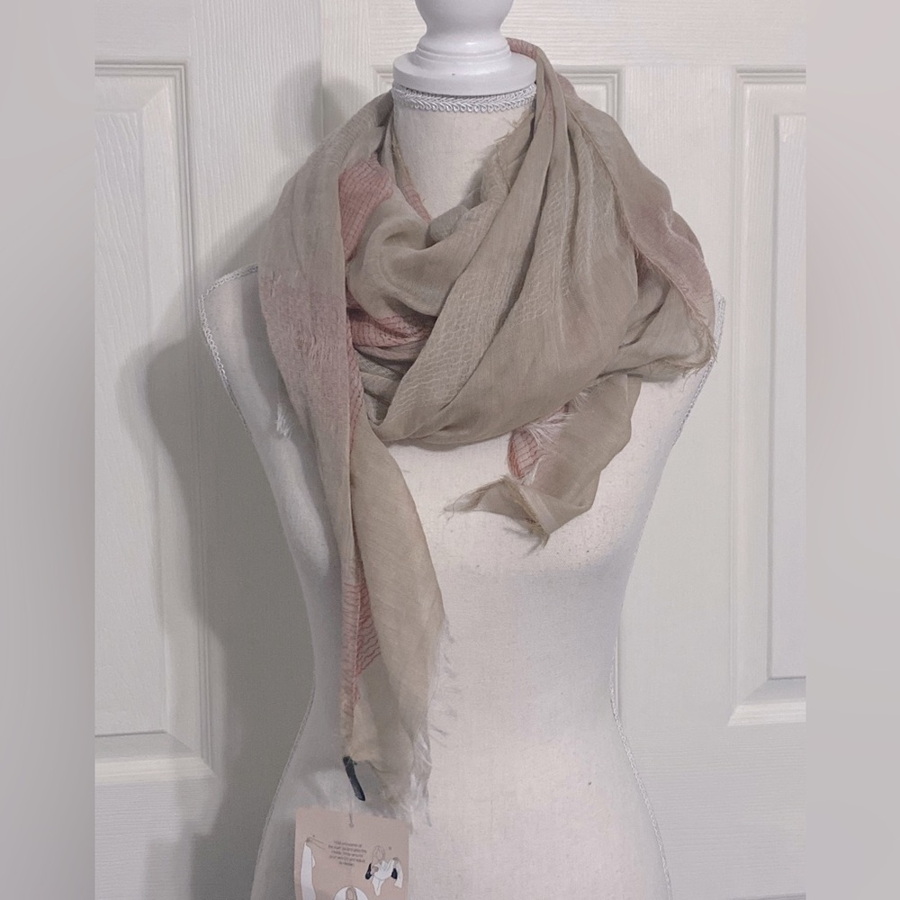 D&Y Tan and Red Mid Weight Fashion Scarf Wrap